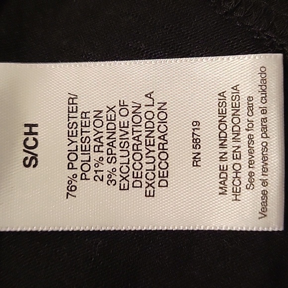 Valerie Stevens small black tank with embroidery & beading at chest - Picture 6 of 7